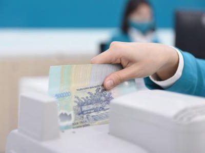 Lãi Suất Ngân Hàng Giảm, Nhà Đầu Tư “Kiên Trì” Chờ Thời