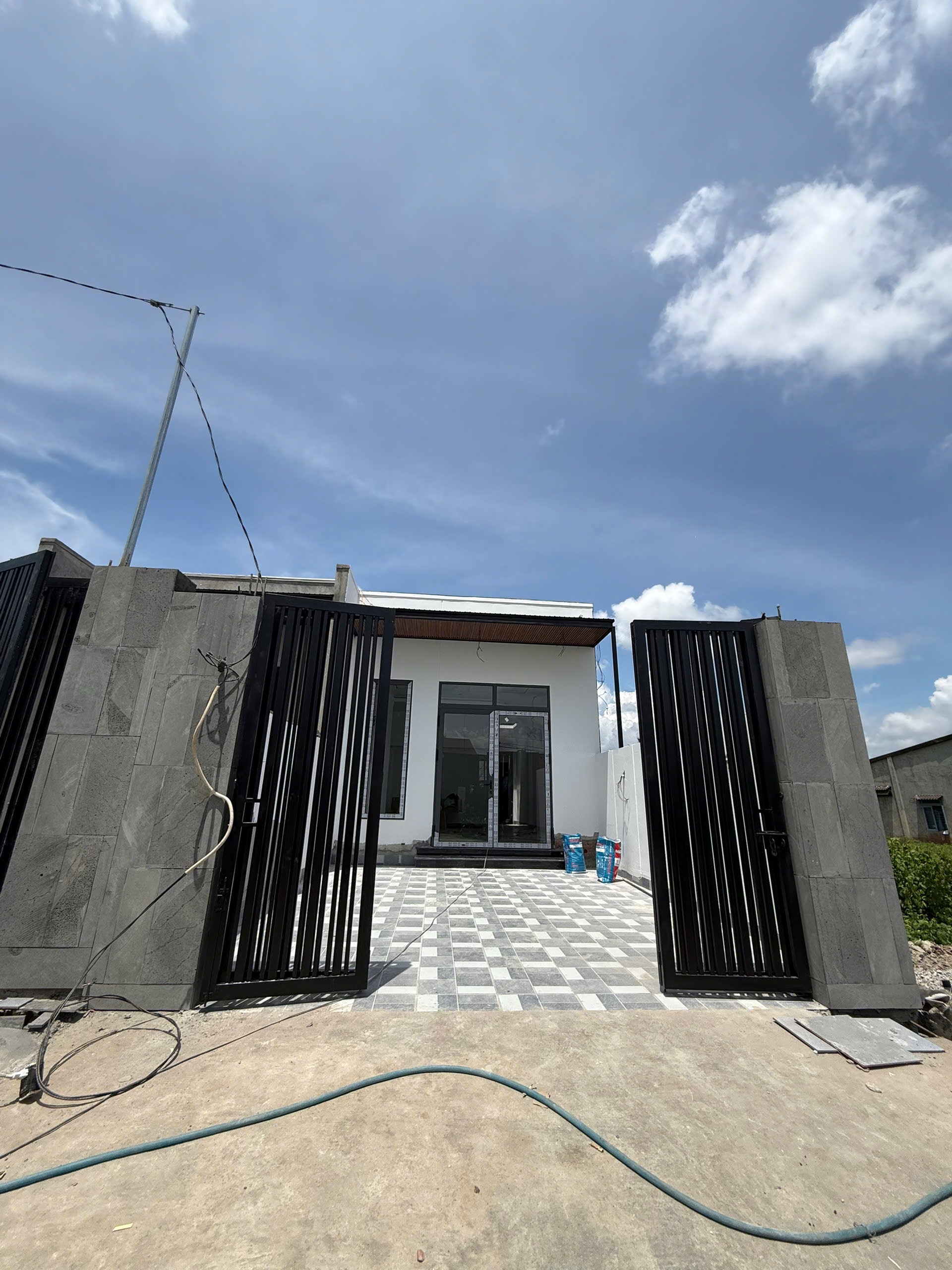 Bán Nhà Góc 2 Mặt Tiền 282m² Phường Tân An BMT – Giá 2 Tỷ 990 Triệu