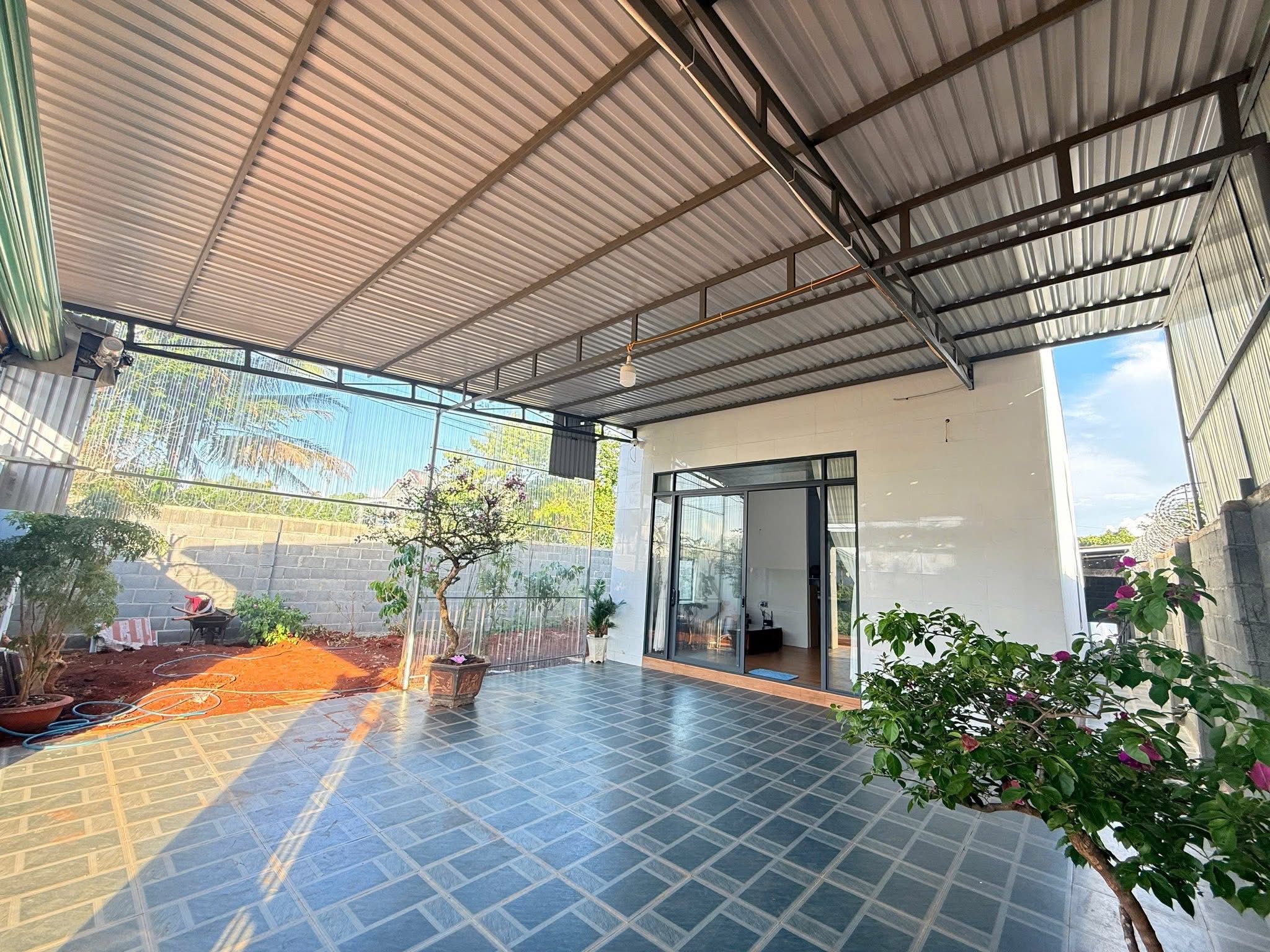 Bán Nhà Góc 2 Mặt Tiền 282m² Phường Tân An BMT – Giá 2 Tỷ 990 Triệu
