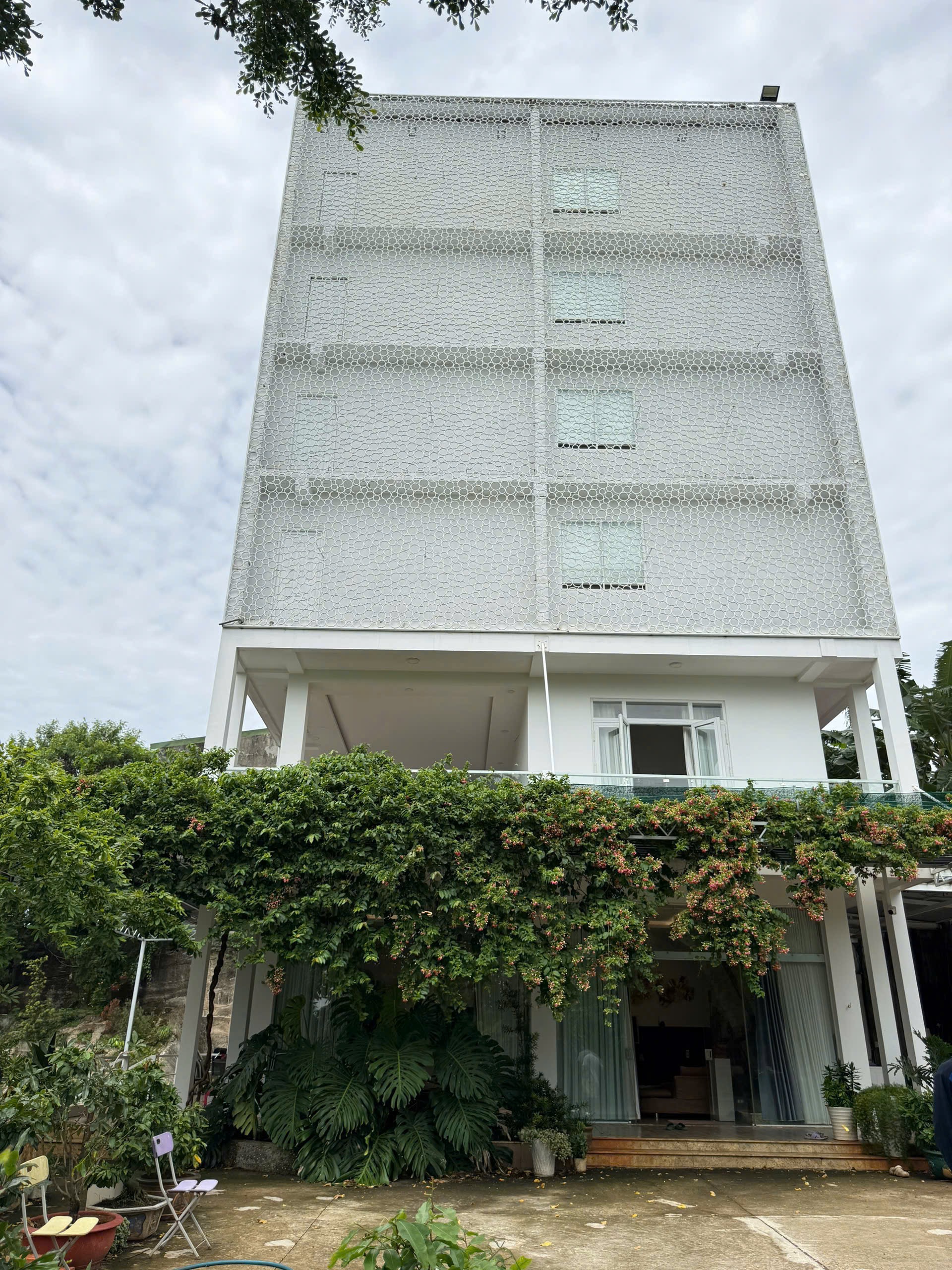 Bán Biệt thự 1753m² Y Ngông, Tân Tiến BMT – Giá 25 Tỷ, Sân vườn & Nhà yến
