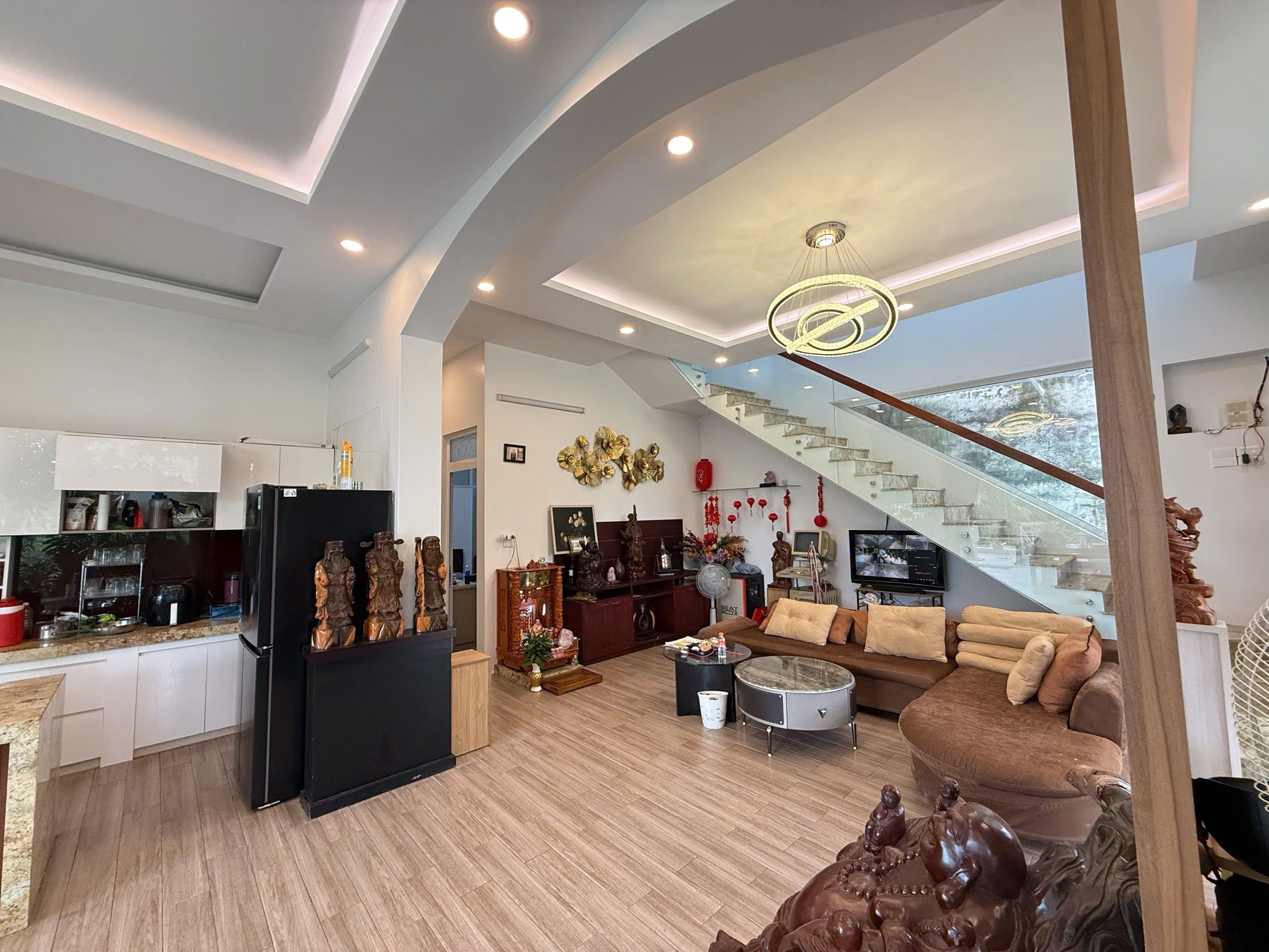 Bán Biệt thự 1753m² Y Ngông, Tân Tiến BMT – Giá 25 Tỷ, Sân vườn & Nhà yến