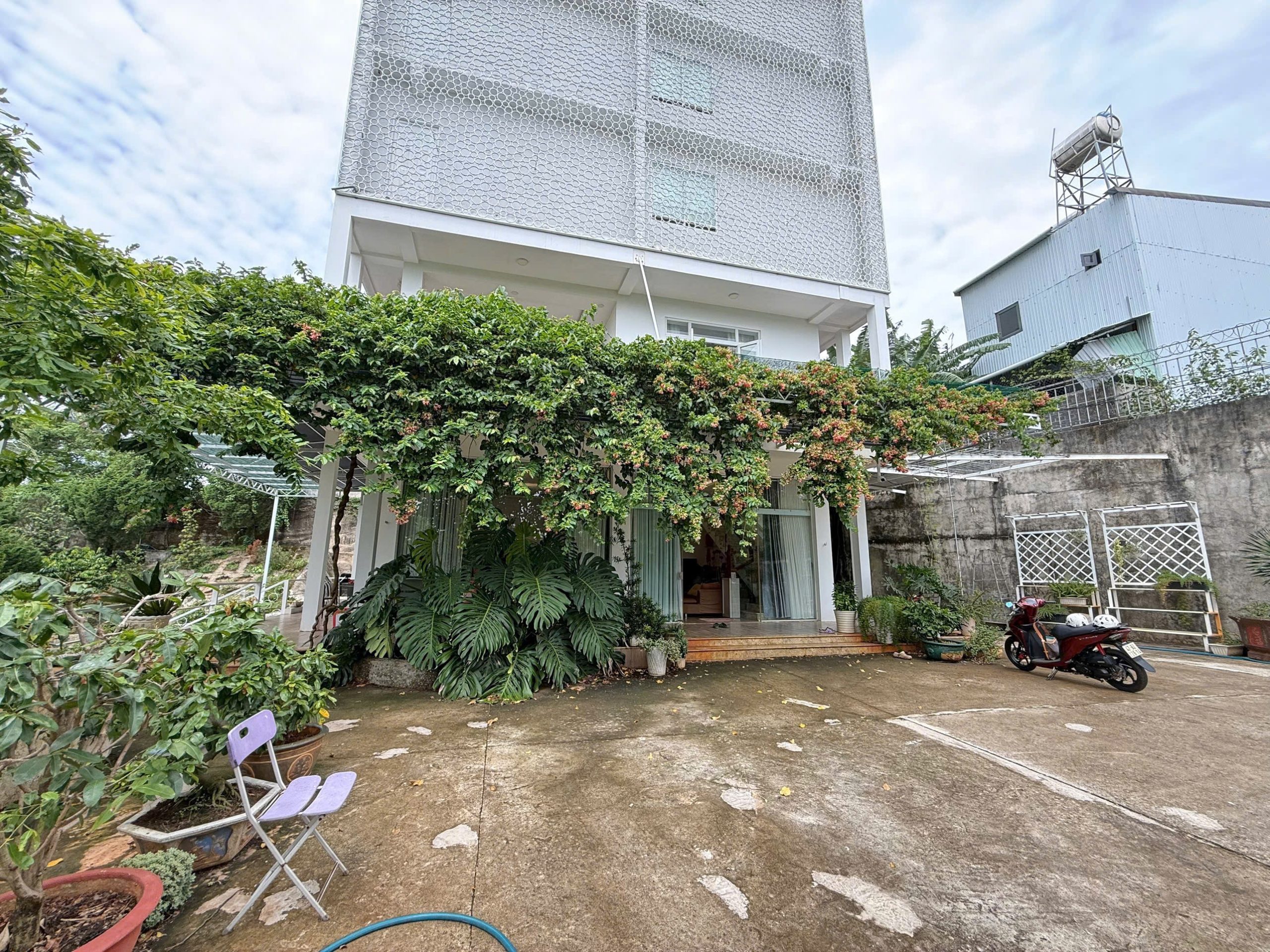 Bán Biệt thự 1753m² Y Ngông, Tân Tiến BMT – Giá 25 Tỷ, Sân vườn & Nhà yến