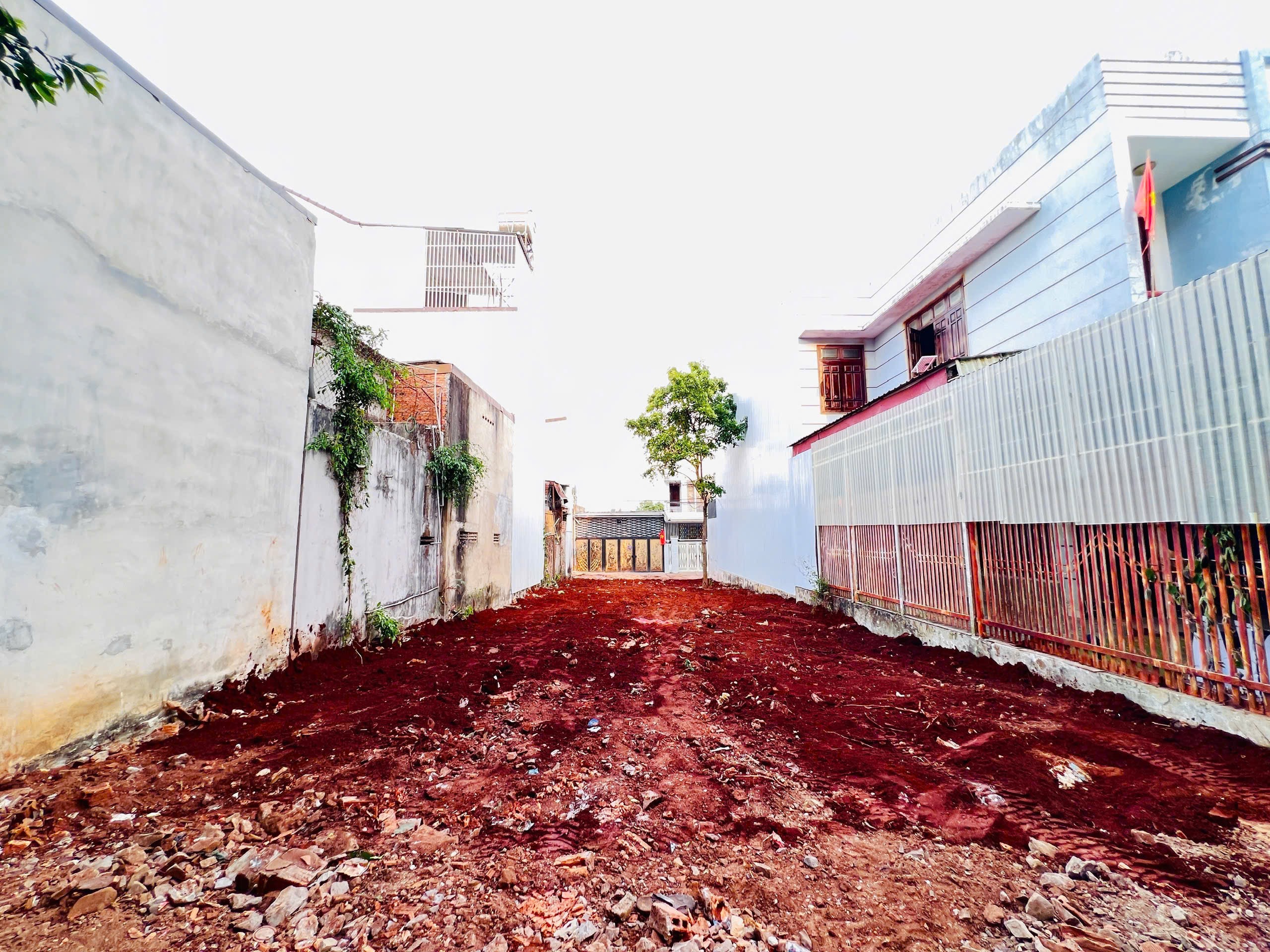 Bán Đất nền 232m² Hẻm 116 Nguyễn Chí Thanh Tân An – 5 Tỷ 450 Triệu, 2 MT Ô Tô