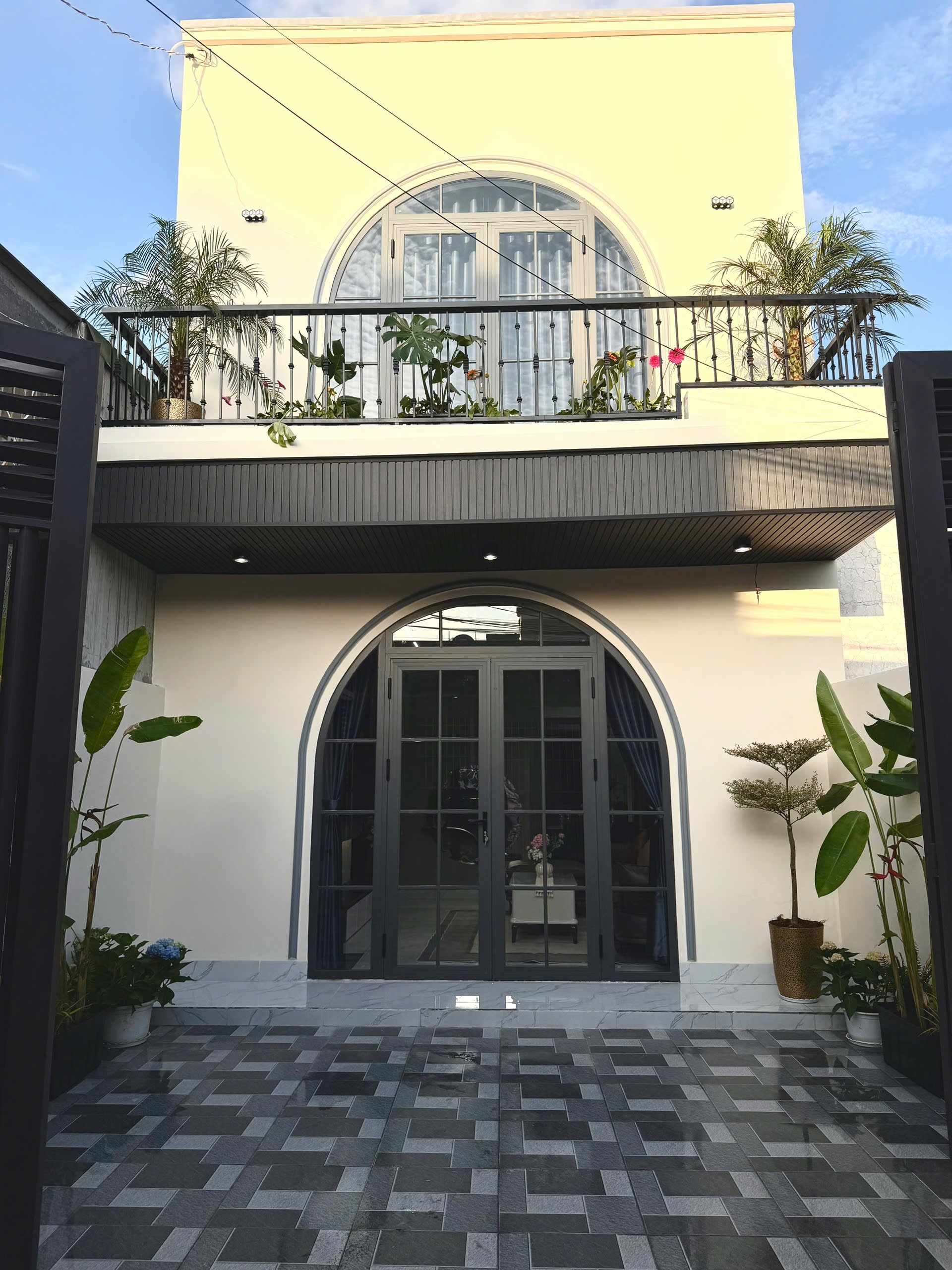 Bán Nhà Hẻm 85m² Hẻm 151 Y Ngông Ô Tô Tận Nơi Full Nội Thất – 3 Tỷ 950 Triệu