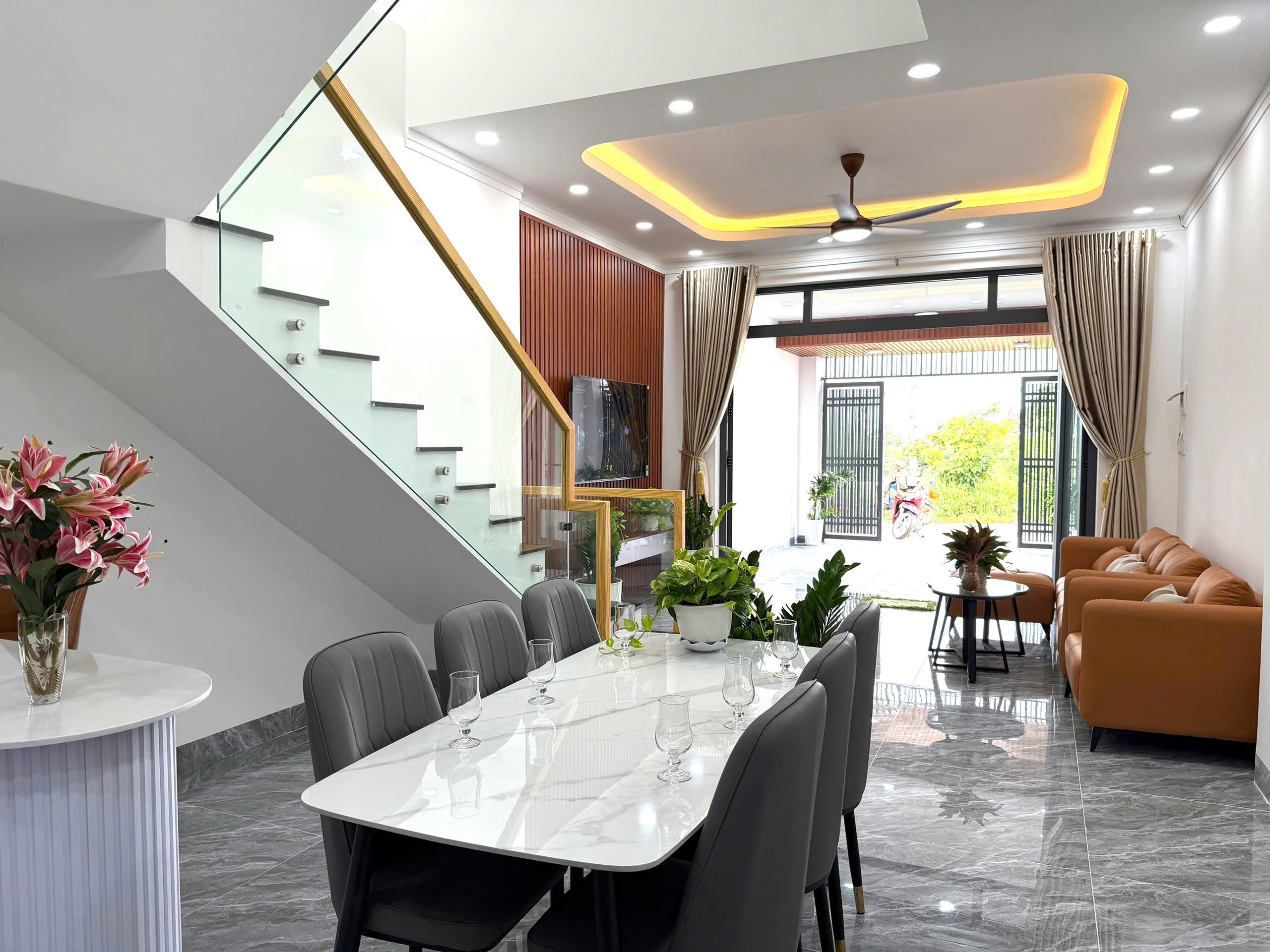 Bán Nhà Phố 90m² Hẻm 18m Đường 19/5 Buôn Ma Thuột – Full Nội Thất 3 Tỷ 7