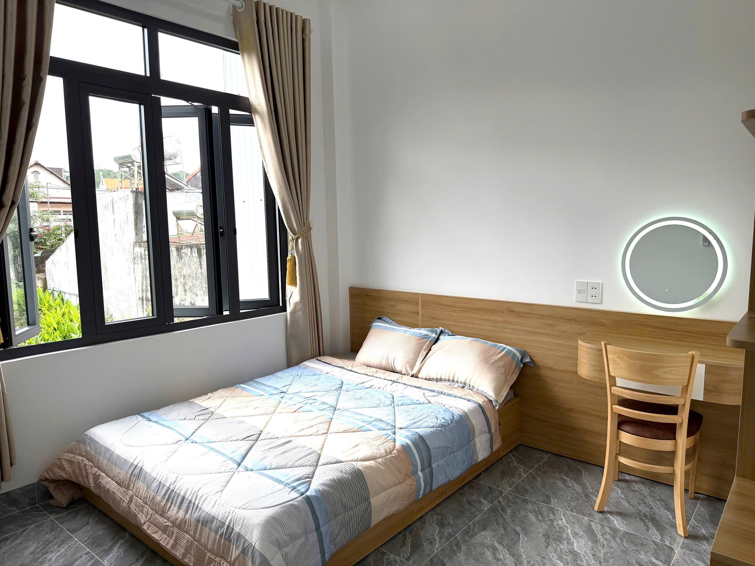 Bán Nhà Phố 90m² Hẻm 18m Đường 19/5 Buôn Ma Thuột – Full Nội Thất 3 Tỷ 7