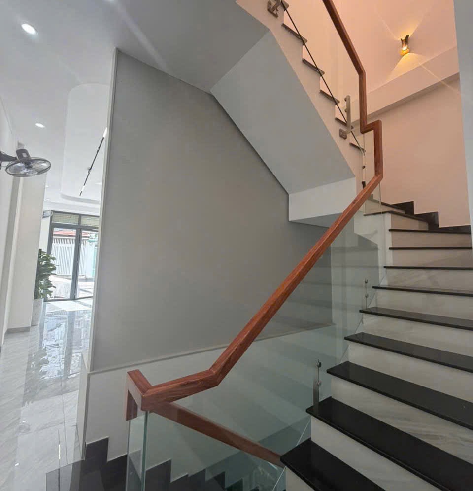 Bán Nhà Mặt Tiền 60.5m² Đường Hùng Vương Tự An BMT – Giá 6 Tỷ 900 Triệu
