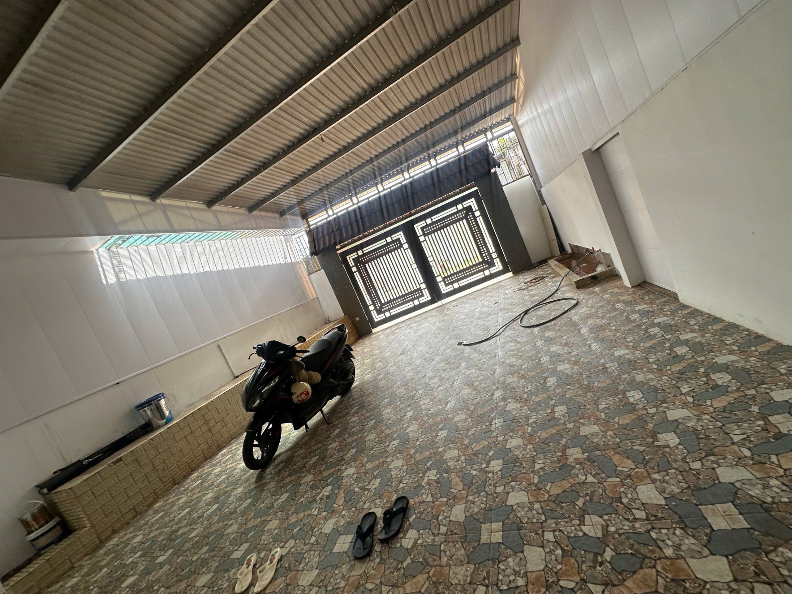 Bán Nhà Mặt Tiền 150m² Đường Vạn Xuân Buôn Ma Thuột – Kinh Doanh Tốt Full Nội Thất