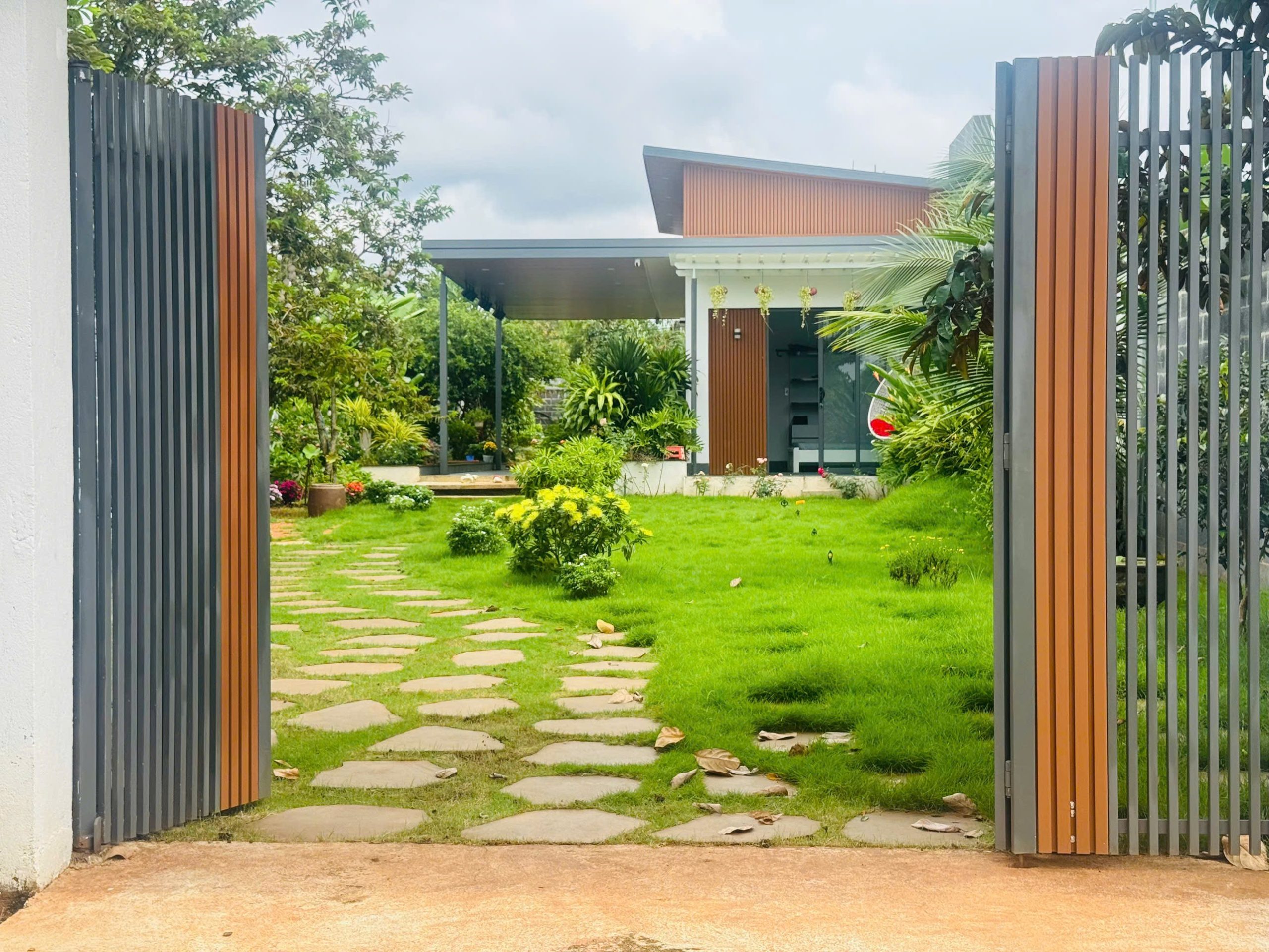 Bán Biệt Thự Nhà Vườn 550m² Tại Buôn Ma Thuột – Thiết Kế Hiện Đại Giá 4.1 Tỷ