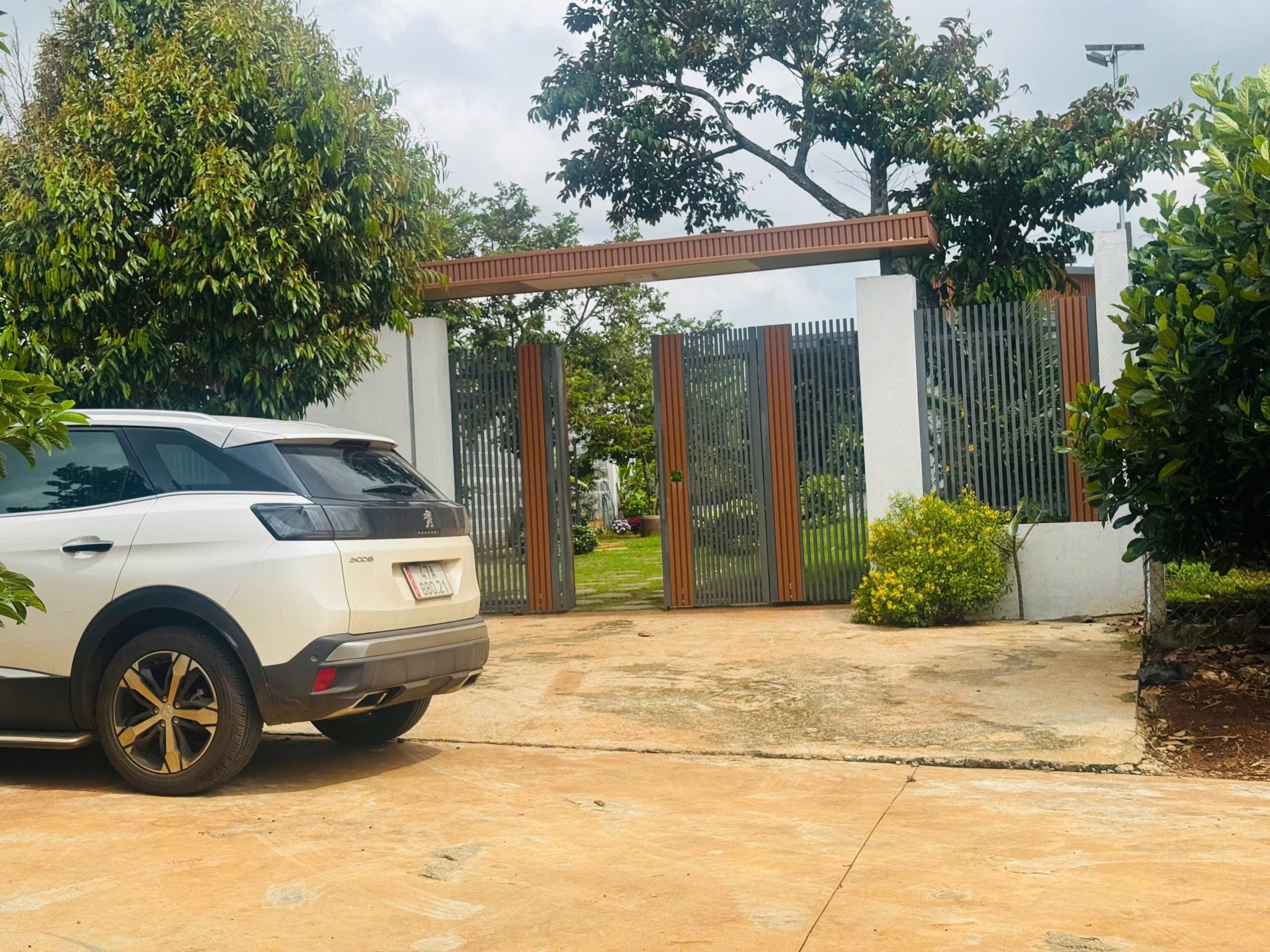 Bán Biệt Thự Nhà Vườn 550m² Tại Buôn Ma Thuột – Thiết Kế Hiện Đại Giá 4.1 Tỷ