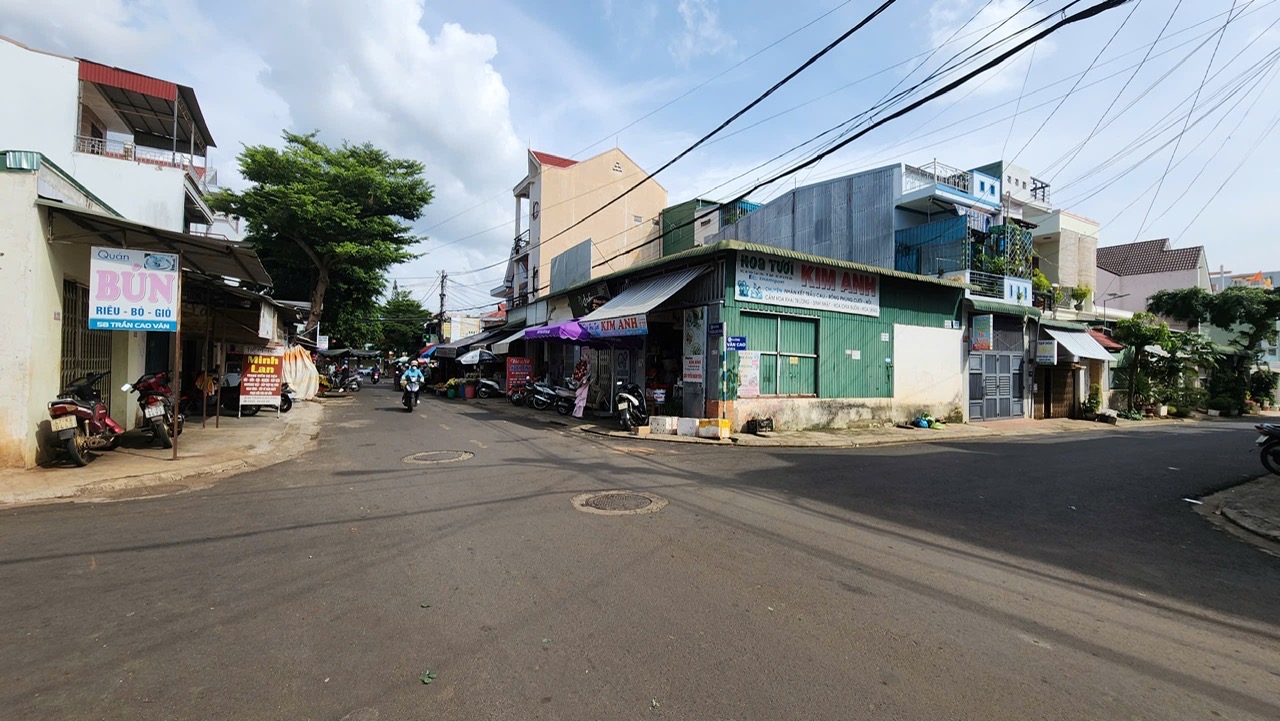 Bán Nhà Phố 131m² Đường Văn Cao Trung Tâm Buôn Ma Thuột – 9 Tỷ 680 Triệu