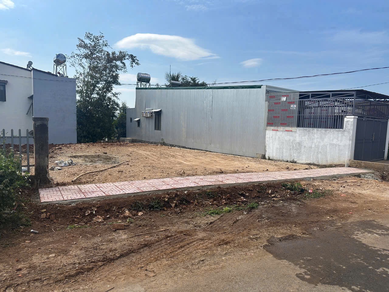 Bán đất mặt tiền Y Moan diện tích 138m2 giá 3 tỷ 190 triệu