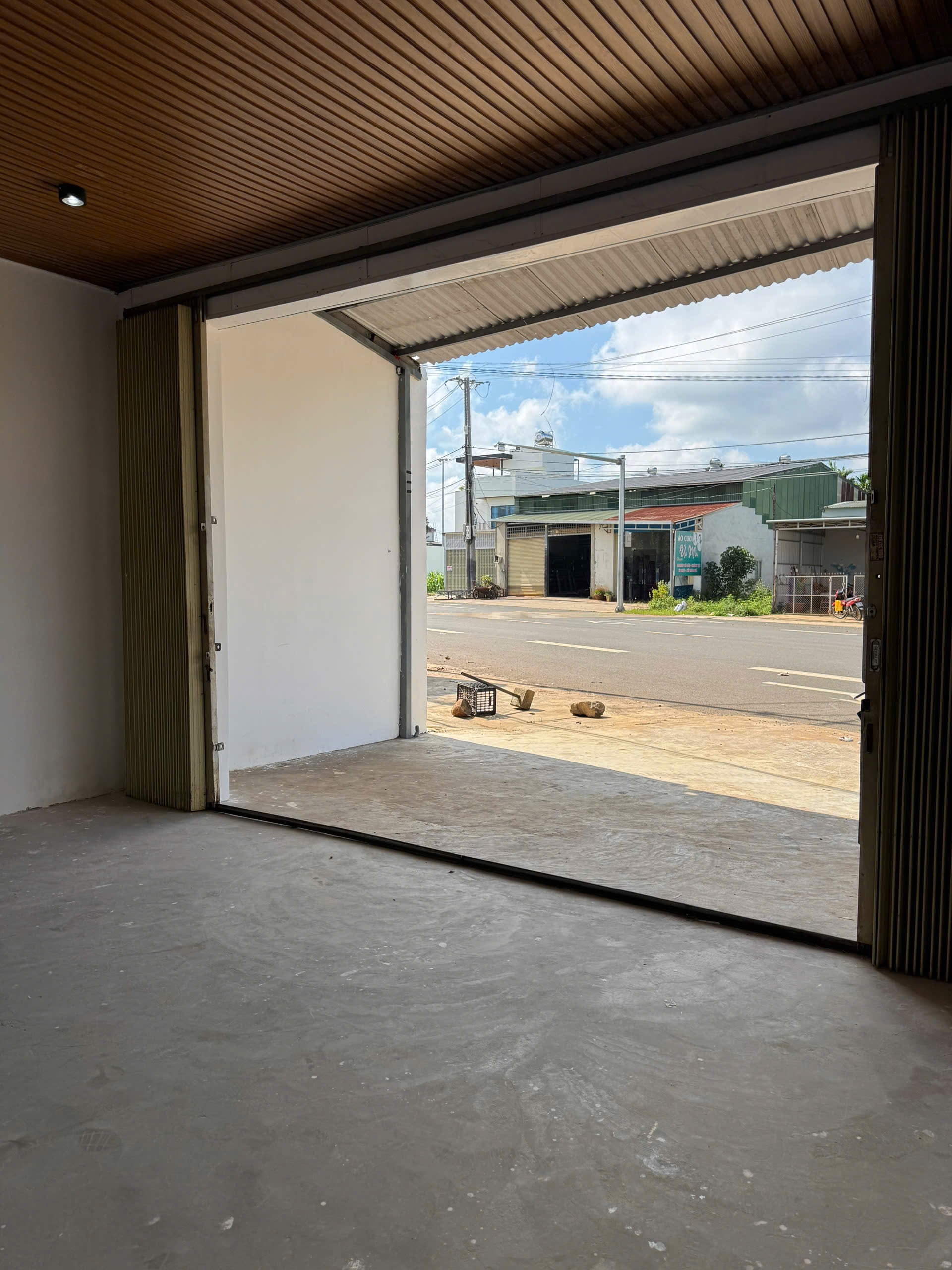 Bán nhà mặt tiền 180 m² đường Y Wang nối dài, giá 3,3 tỷ
