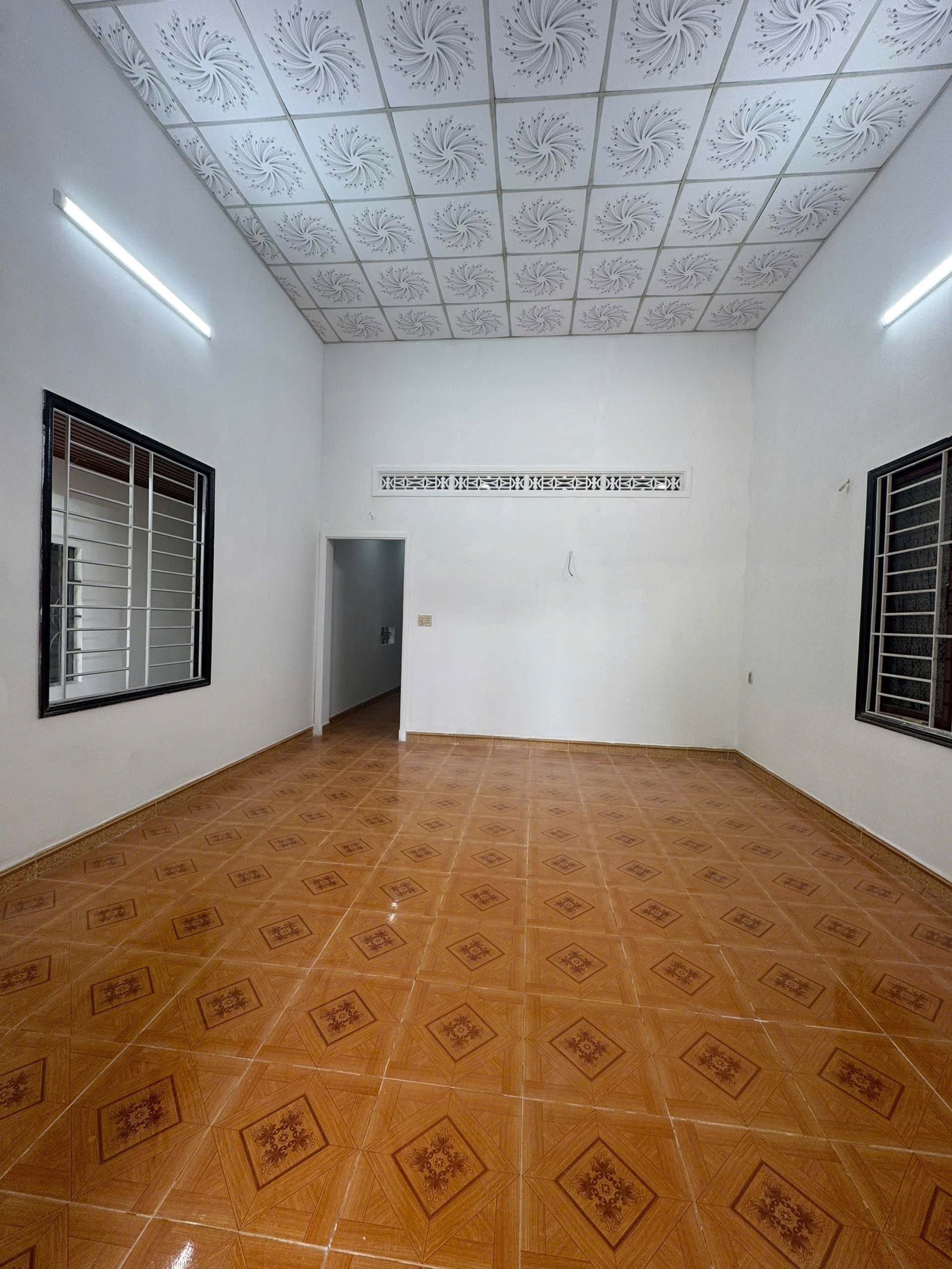 Bán nhà mặt tiền 180 m² đường Y Wang nối dài, giá 3,3 tỷ