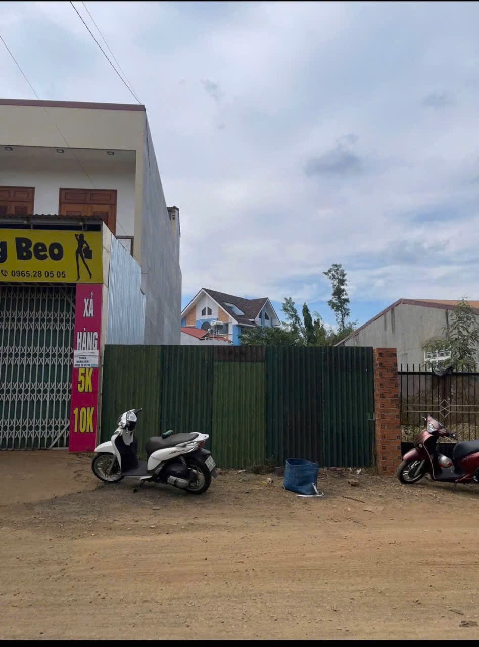 Bán đất nền 140 m² mặt tiền đường Y Ngông, giá 2,75 tỷ