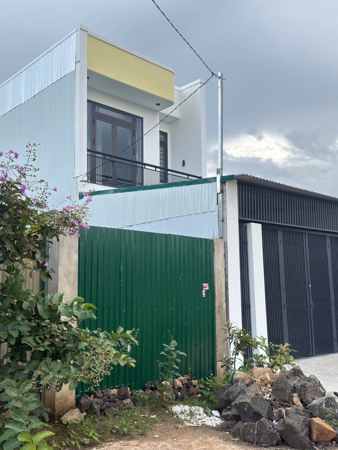 Bán nhà 2 tầng 105m2 hẻm Nguyễn Trường Tộ gần ĐH Tây Nguyên