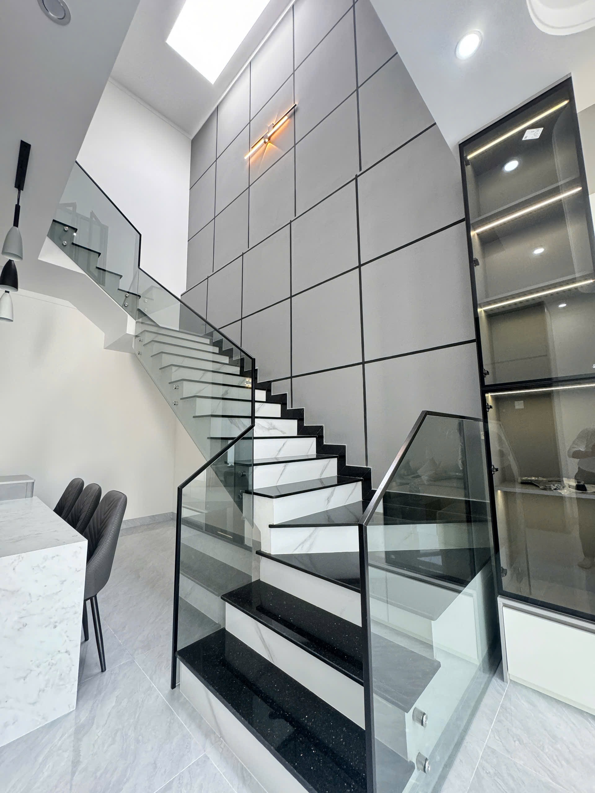 Bán nhà mới xây Thôn 8 Cư Êbur Buôn Ma Thuột 115m2 giá 2.45 tỷ