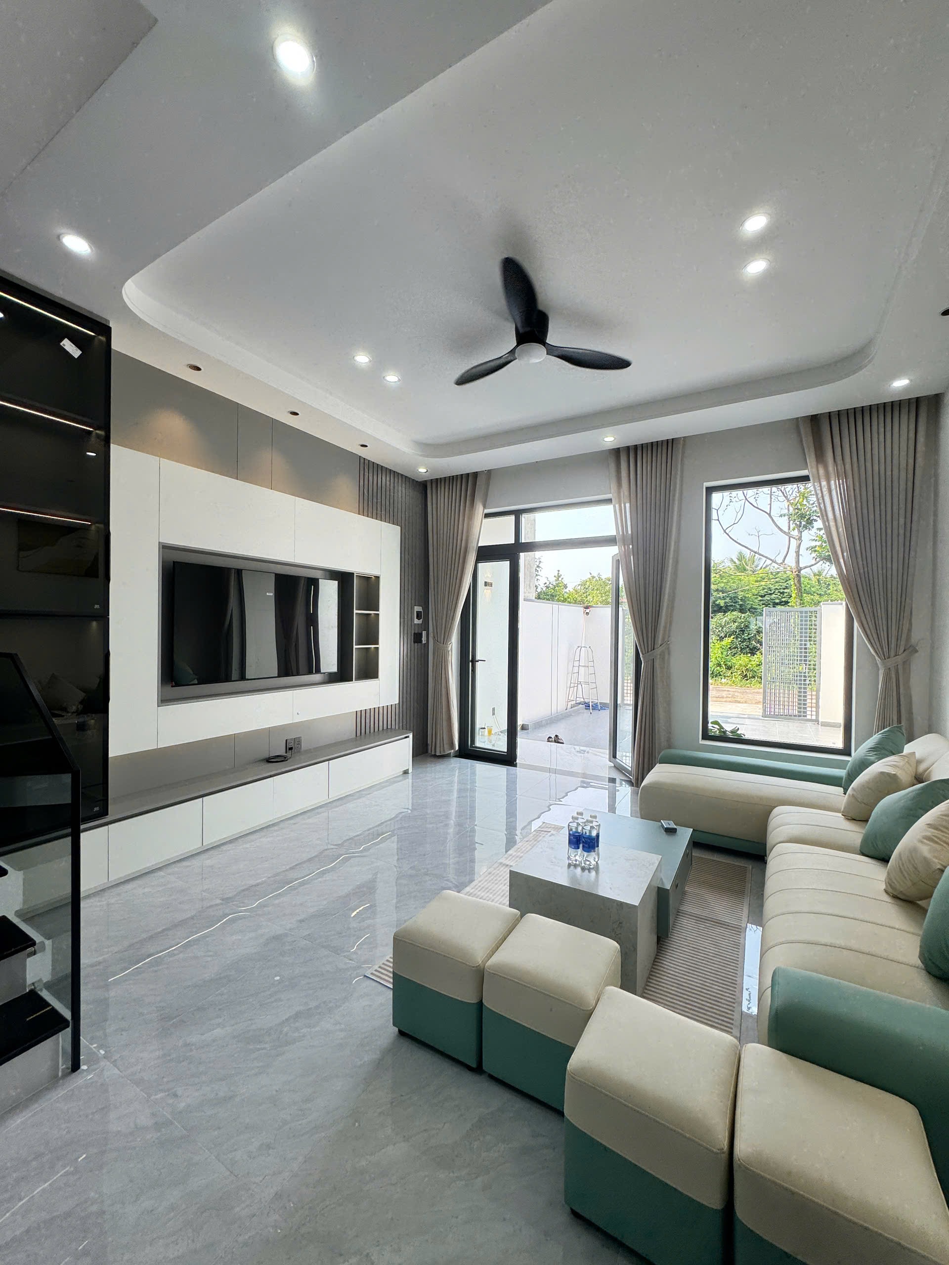 Bán nhà mới xây Thôn 8 Cư Êbur Buôn Ma Thuột 115m2 giá 2.45 tỷ