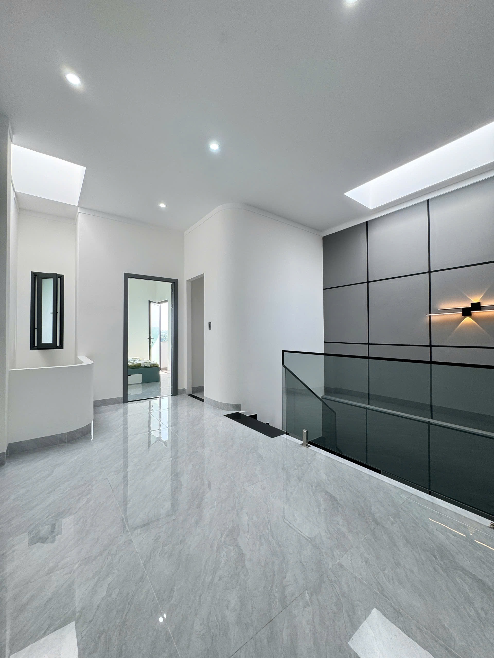 Bán nhà mới xây Thôn 8 Cư Êbur Buôn Ma Thuột 115m2 giá 2.45 tỷ