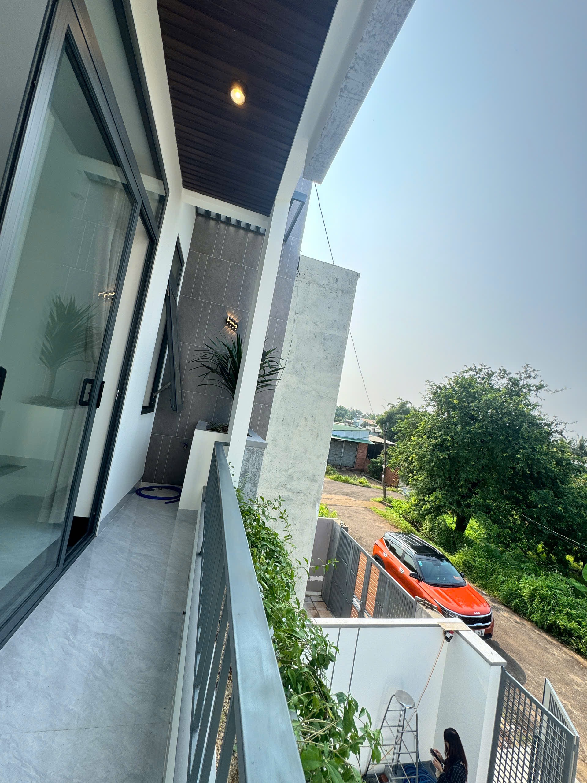 Bán nhà mới xây Thôn 8 Cư Êbur Buôn Ma Thuột 115m2 giá 2.45 tỷ
