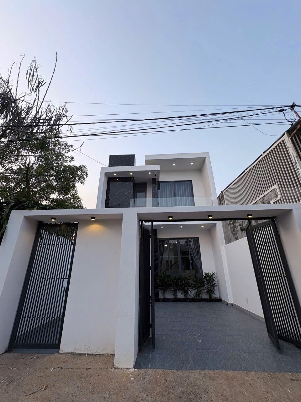 Bán nhà hẻm 2 tầng tại Buôn H’dok Eakao diện tích 114m2 giá 3.249 tỷ