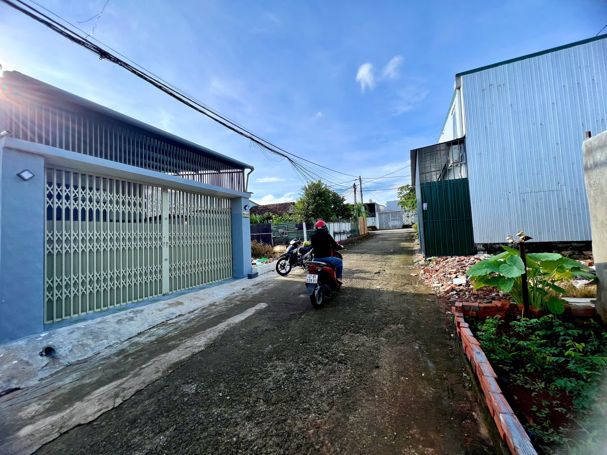 Bán nhà mới 100% 5x23m tại đường Nguyễn Phúc Chu giá 2.35 tỷ