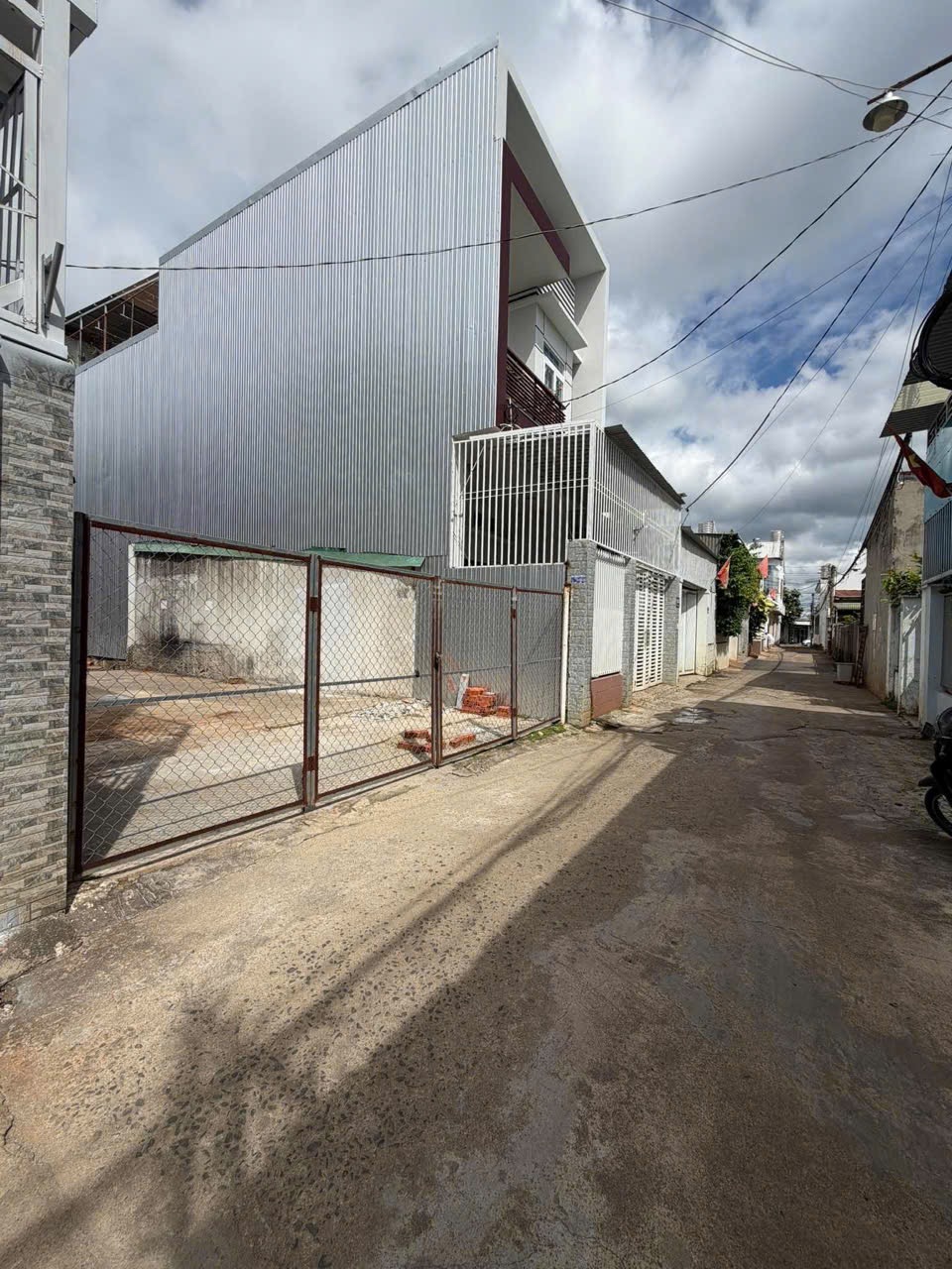 Bán đất hẻm Y Ngông diện tích 115m2 giá 3 tỷ 990 triệu
