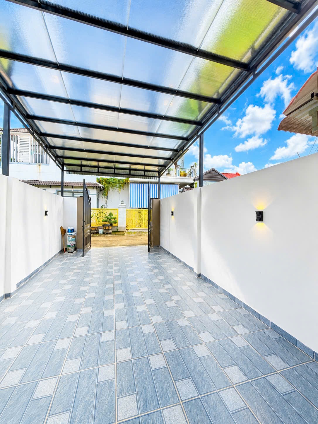 Bán nhà mới đầy đủ nội thất 132m2 tại phường Tân Lập giá 1.8 tỷ