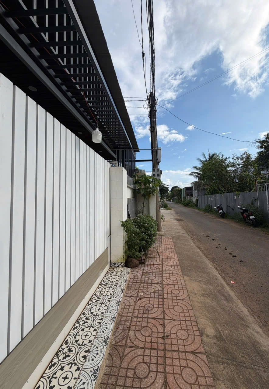 Bán nhà vườn 346m2 phường Eakao gần trường học giá 3.99 tỷ