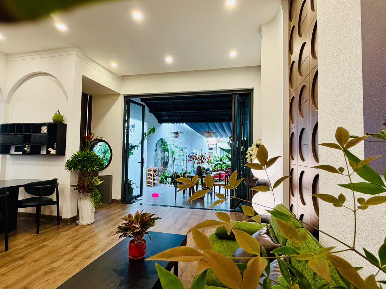 Bán nhà mặt tiền diện tích lớn 9x35m sổ riêng giá 9.986 tỷ