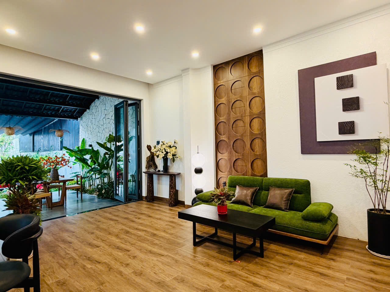 Bán nhà mặt tiền diện tích lớn 9x35m sổ riêng giá 9.986 tỷ