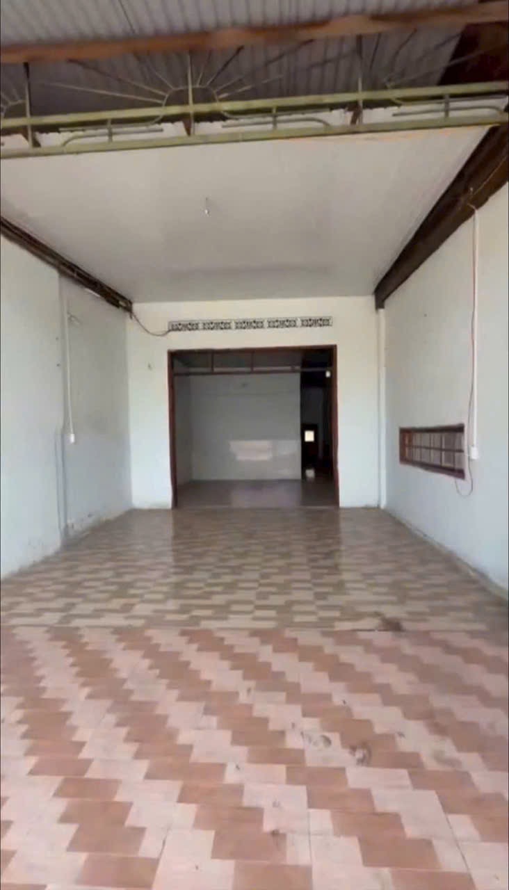 Bán nhà mặt tiền Tỉnh lộ 1 diện tích 370m2 giá 850 triệu