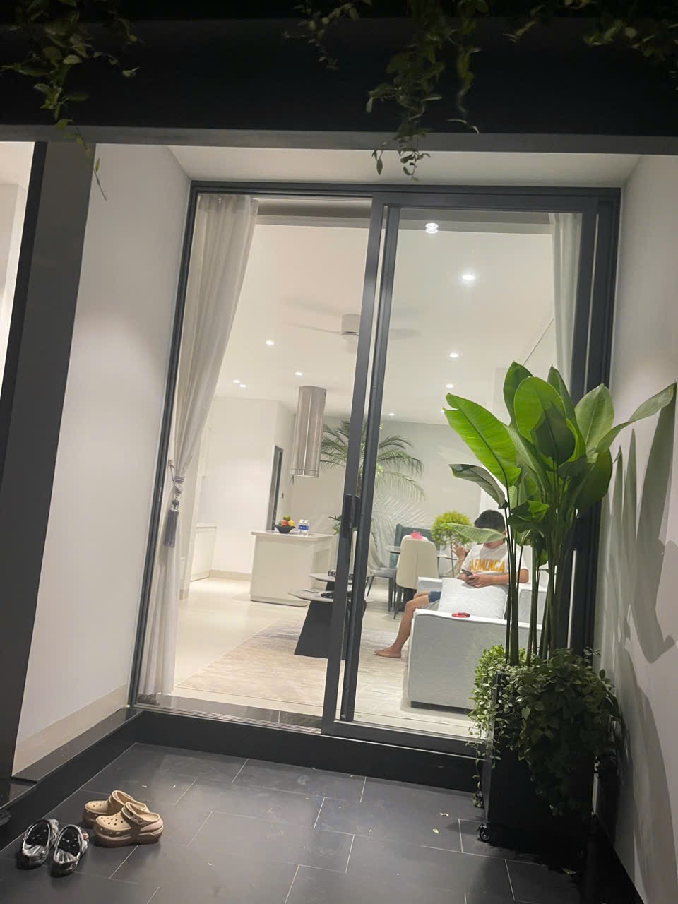 Bán nhà hẻm Mai Hắc Đế hướng Tây nội thất cao cấp