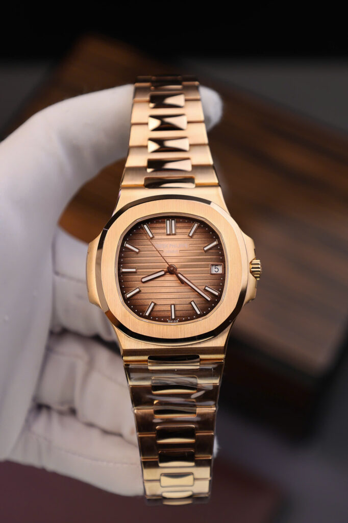 Đồng hồ Patek Philippe Nautilus 5711bọc vàng hồng 18k mặt nâu Rep11 40mm