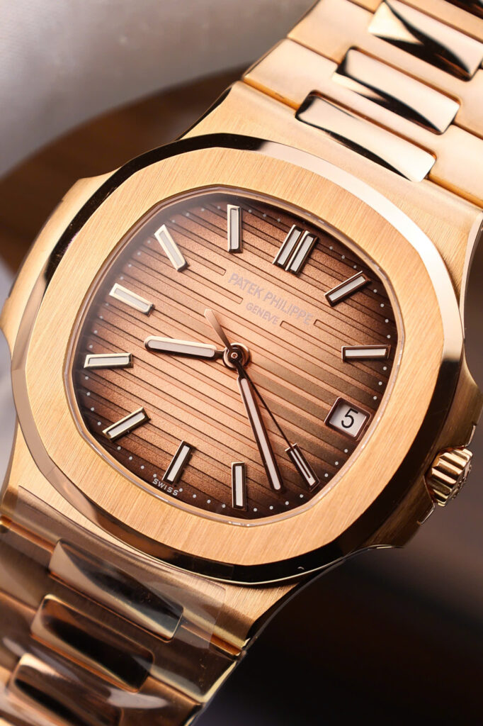 Đồng hồ Patek Philippe Nautilus 5711bọc vàng hồng 18k mặt nâu Rep11 40mm