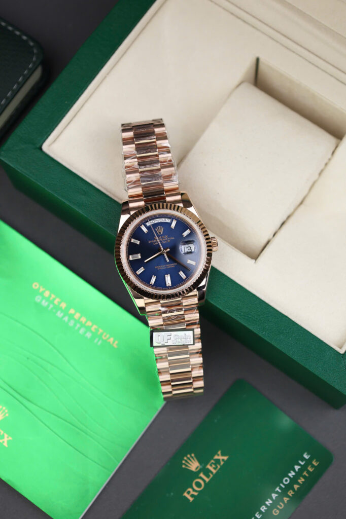 Thông Số – Bảo Hành Đồng hồ Rolex Day Date bọc vàng 18k 
Kích thước: 40mm
Bộ máy: Automatic – Super clone
Chất liệu: Thép bọc vàng 18k
Mặt kính: Sapphire chống xước
Chống nước: Tốt
Bảo hành 5 năm – Hỗ trợ trọn đời máy
Miễn phí thay pin – Lau dầu đồng hồ
Miễn phí ship – Nhận kiểm tra thanh toán
Hỗ trợ thu đổi bản Rep 1:1 – Lên đời giá tốt