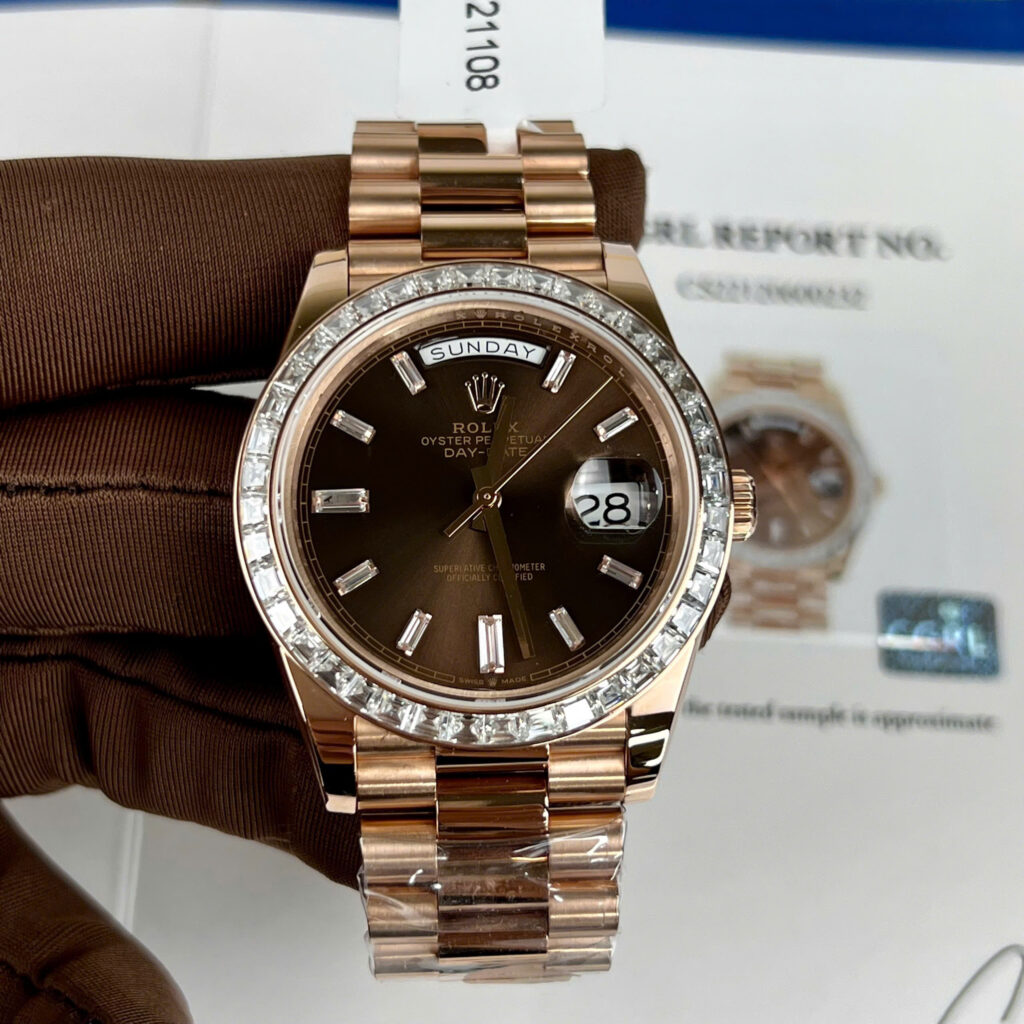 Đồng hồ Rolex Day-Date Rep11 bọc vàng 18k kim Moissanite Baguette GM 40mm