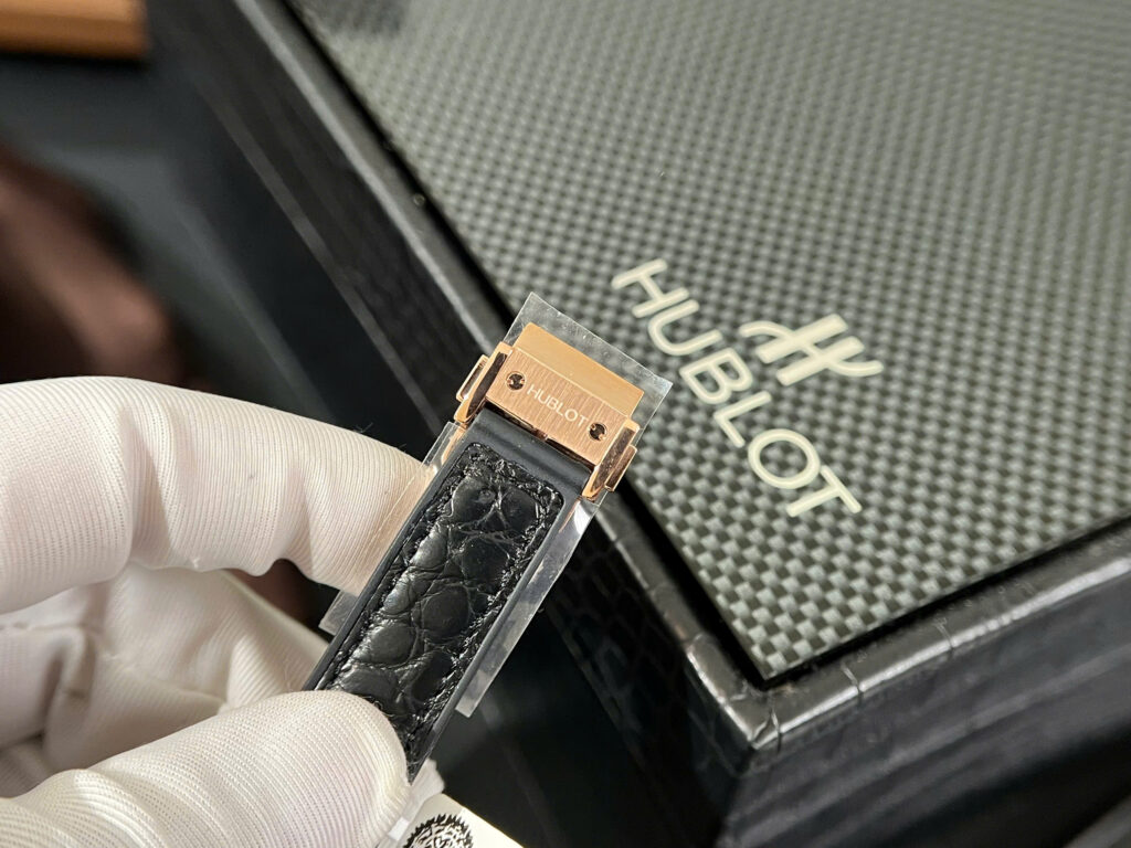 Đồng hồ Hublot Classic Fusion King Gold Chế Tác đính kim cương moissanite 33mm (2)