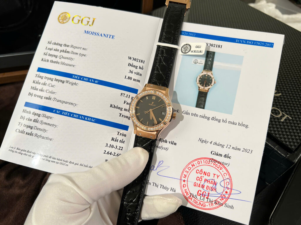 Đồng hồ Hublot Classic Fusion King Gold Chế Tác đính kim cương moissanite 33mm (2)