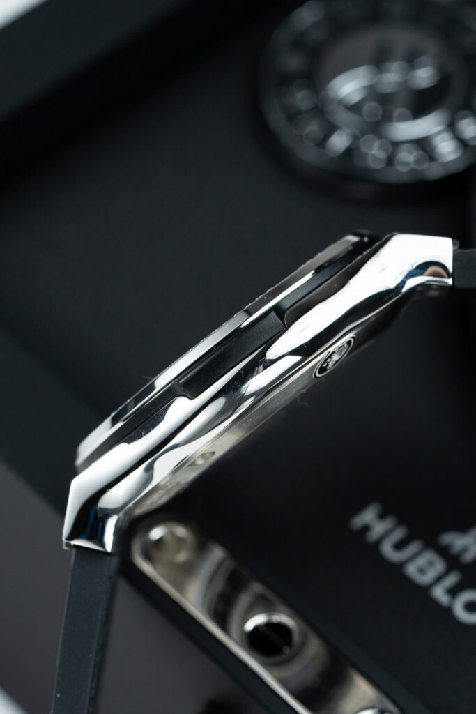 Đồng hồ Hublot Classic Fusion Replica 11 màu xám vỏ đính full kim cương moissanite 42mm (2)