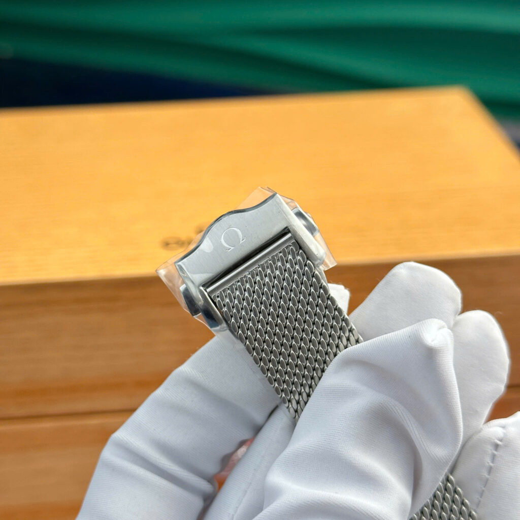 Đồng hồ Omega Rep 11 Seamaster James Bond mặt số xanh blue nhà máy VS 42mm (2)