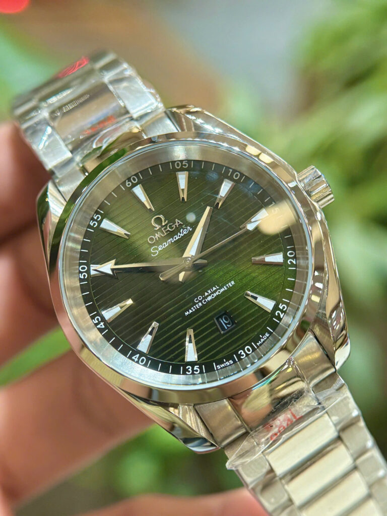 Đồng hồ Omega Seamaster nam dây kim loại mặt xanh green fake 11 40mm