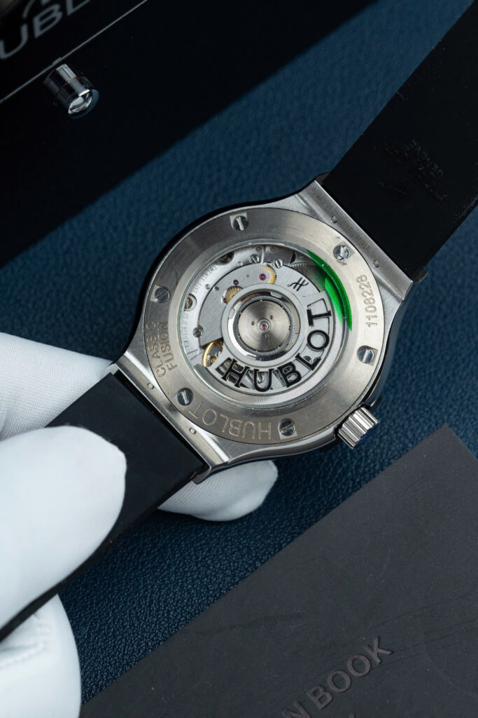 Đồng hồ nam Hublot Classic Fusion Rep 11 mặt đen vỏ đính full kim cương moissanite 42mm (2)