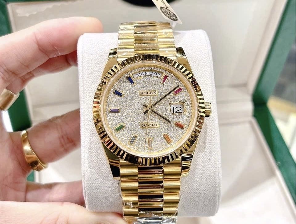 Đồng Hồ Rolex Day-Date Replica 11 Bọc Vàng Thật Đính Kim Cương Moissanite 40mm (2)