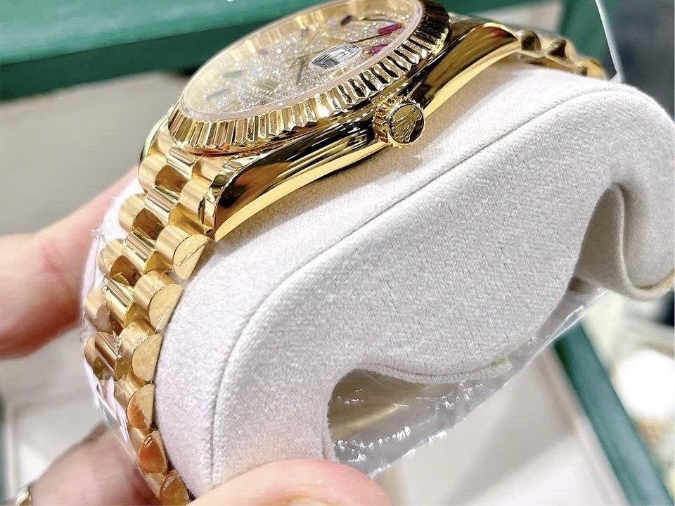 Đồng Hồ Rolex Day-Date Replica 11 Bọc Vàng Thật Đính Kim Cương Moissanite 40mm (2)