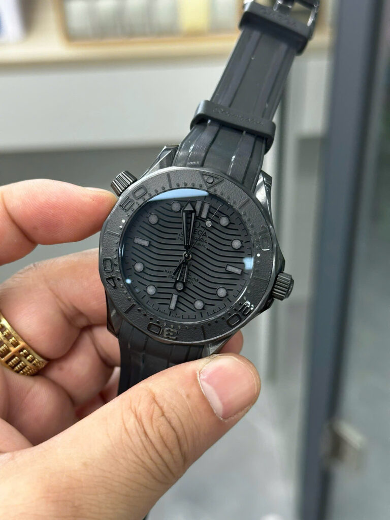 Đồng hồ Omega Rep 11 Seamaster vỏ gốm đen máy cơ Thuỵ Sỹ nhà máy VS 42mm (4)