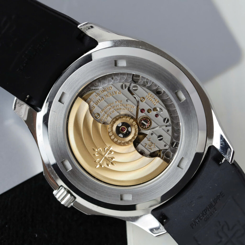 Đồng hồ Patek Philippe Aquanaut 5167 Fake 11 mặt đen viền đính đá xưởng PPF 40mm (2)