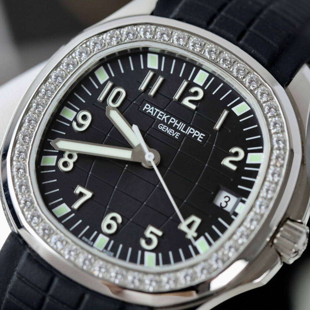 Đồng hồ Patek Philippe Aquanaut 5167 Fake 11 mặt đen viền đính đá xưởng PPF 40mm (2)