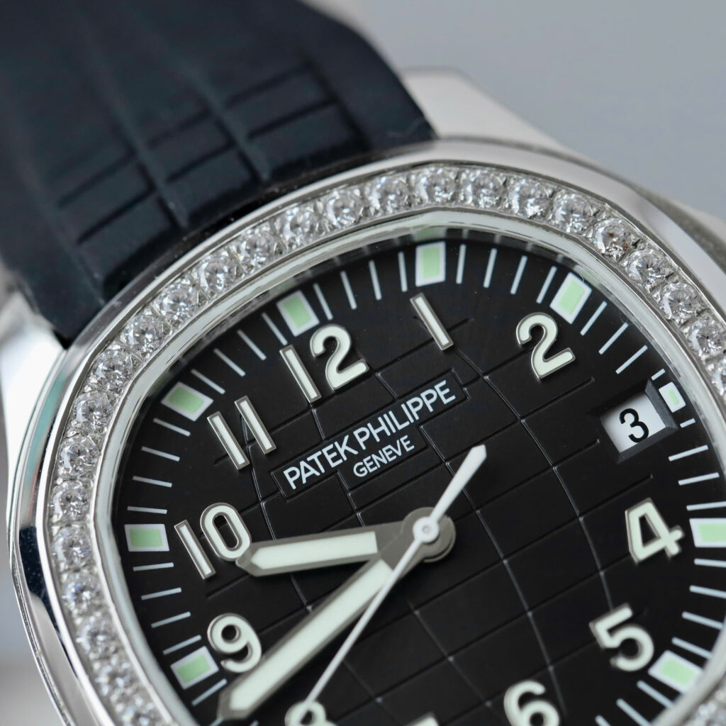 Đồng hồ Patek Philippe Aquanaut 5167 Fake 11 mặt đen viền đính đá xưởng PPF 40mm (2)