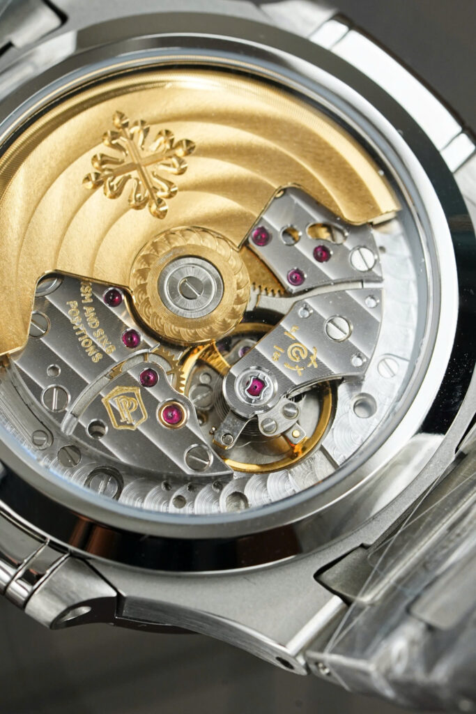 Đồng hồ Patek Philippe Replica 11 Nautilus 7118 mặt xanh blue viền đính đá xưởng 3K 35 (2)